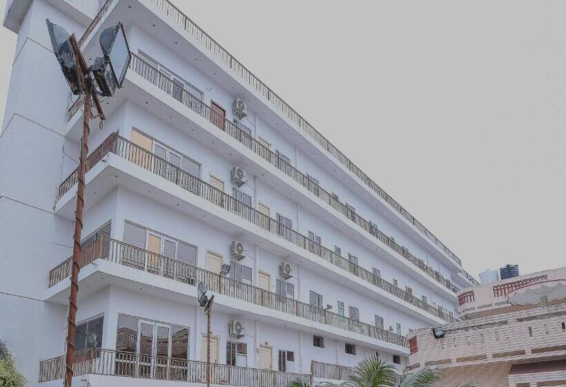 فندق Spot On Nanki Palace