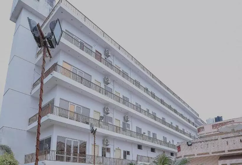 Hotelli Spot On Nanki Palace