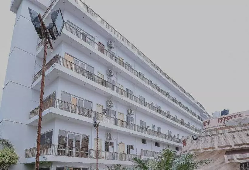 Hotelli Spot On Nanki Palace