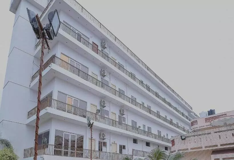 Hotelli Spot On Nanki Palace