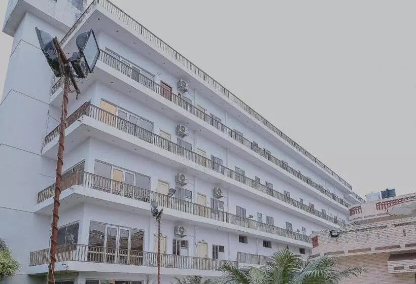 Hotelli Spot On Nanki Palace