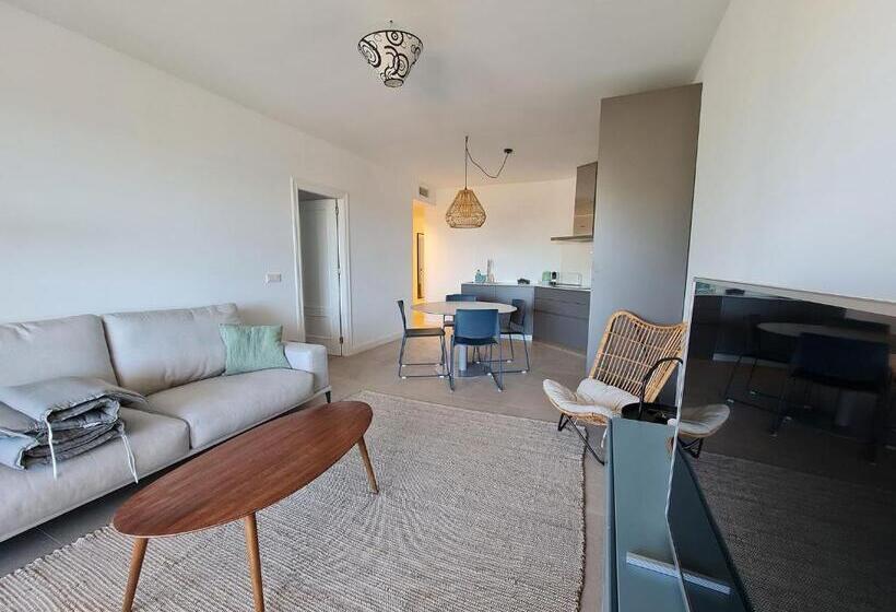 Front Line           Primera Línea           Apartments In Playa Flamenca