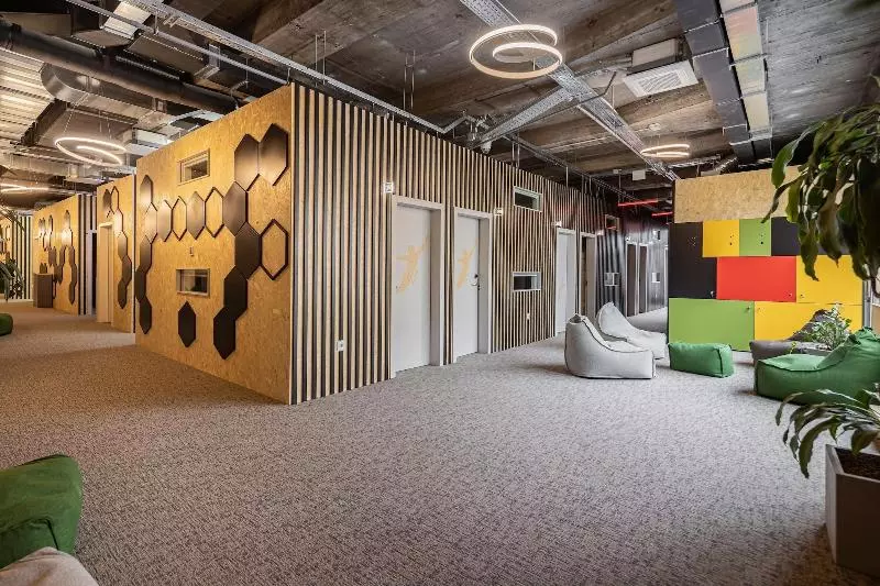 هتل کپسول Ibis Styles Ljubljana The Fuzzy Log