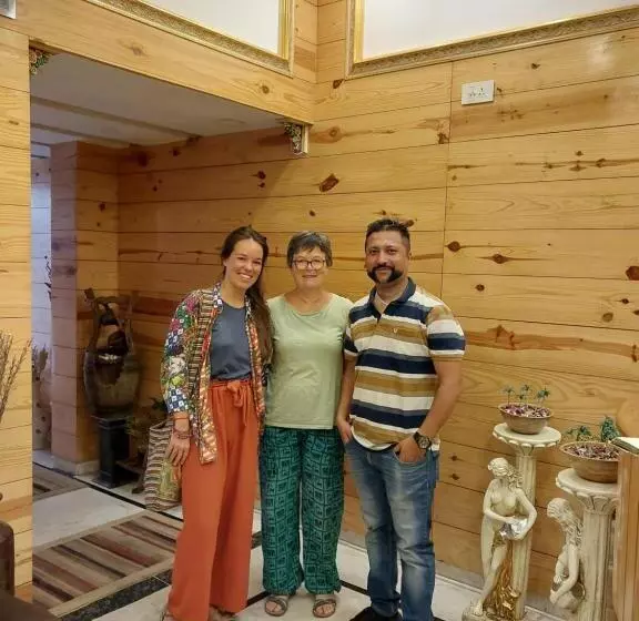 هتل The Lodge B&b