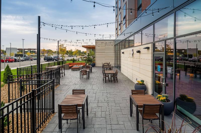 Отель Hilton Garden Inn Milwaukee Brookfield Conference Center, Wi