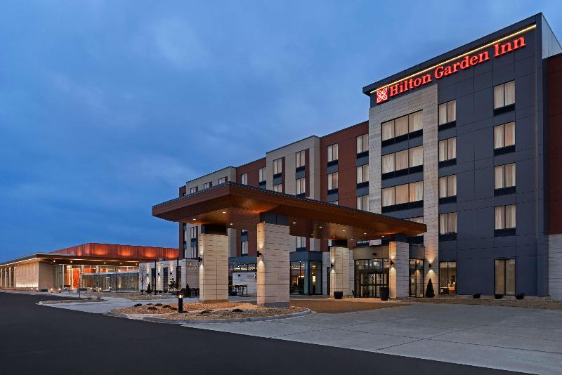 Отель Hilton Garden Inn Milwaukee Brookfield Conference Center, Wi