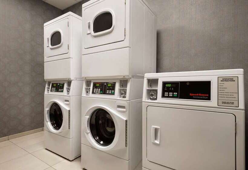 Отель Hilton Garden Inn Milwaukee Brookfield Conference Center, Wi