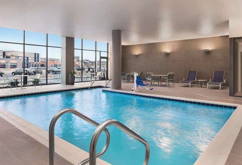 Отель Hilton Garden Inn Milwaukee Brookfield Conference Center, Wi