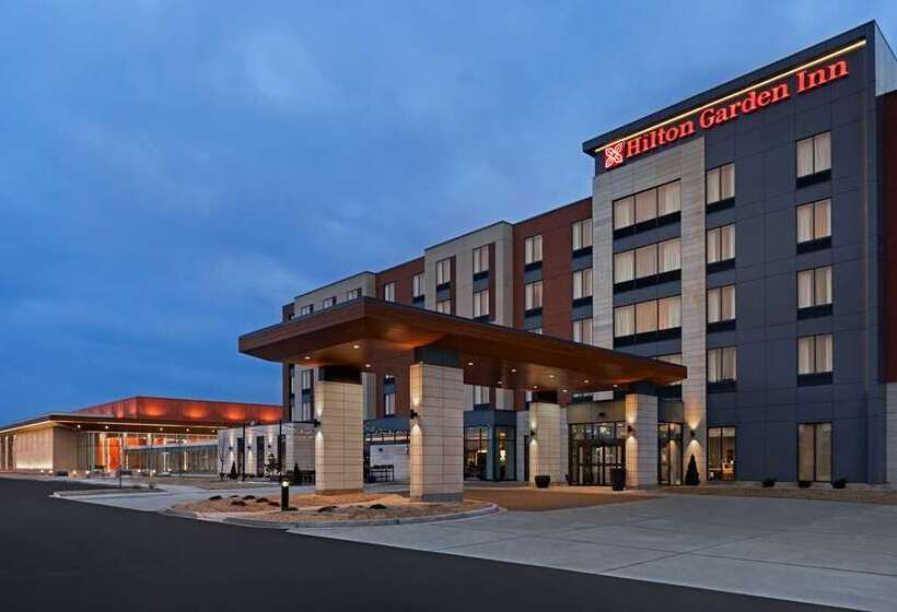 Отель Hilton Garden Inn Milwaukee Brookfield Conference Center, Wi