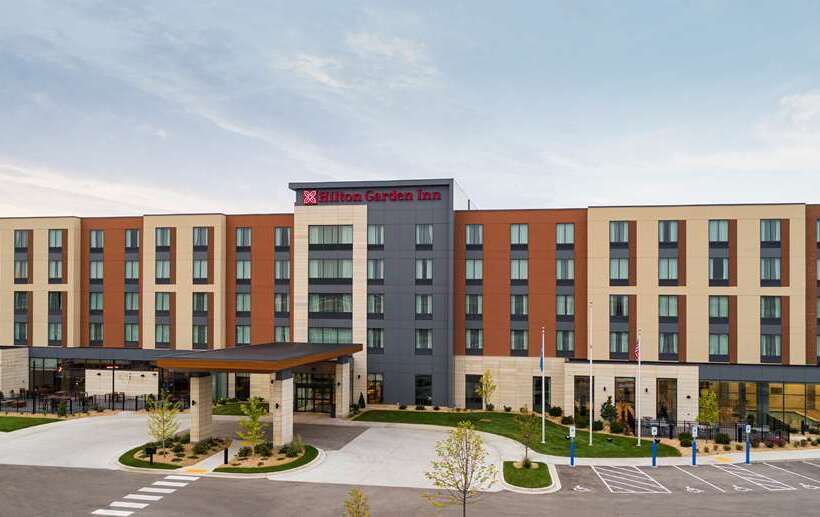 Отель Hilton Garden Inn Milwaukee Brookfield Conference Center, Wi