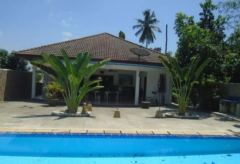 Majatalo Baan Coconut