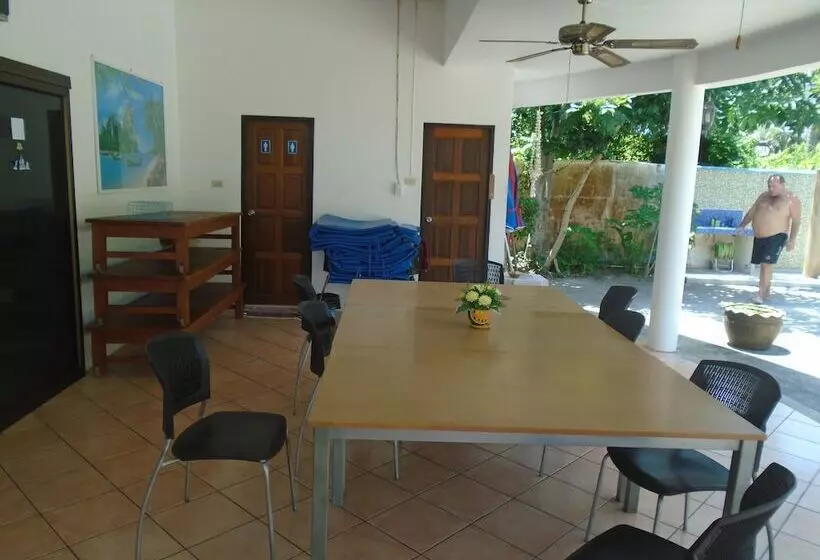 Majatalo Baan Coconut