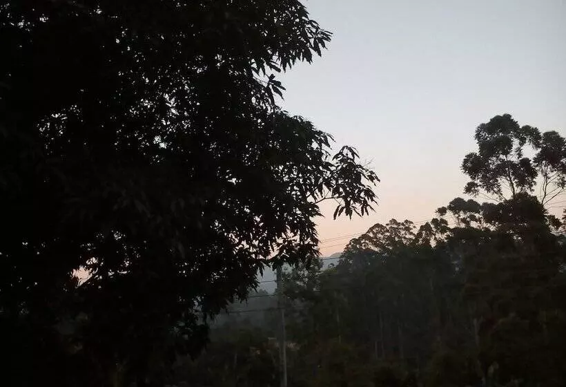 ペンション The Mountian Lodge