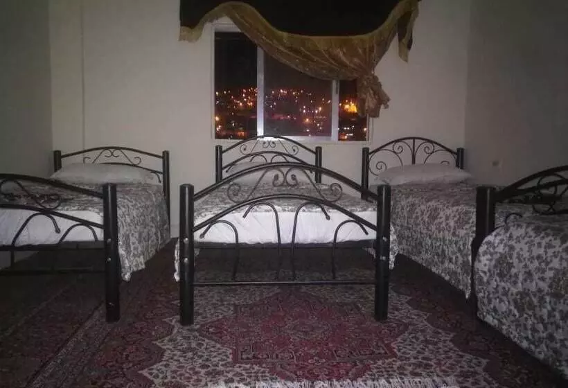 پانسیون Youth Guest House