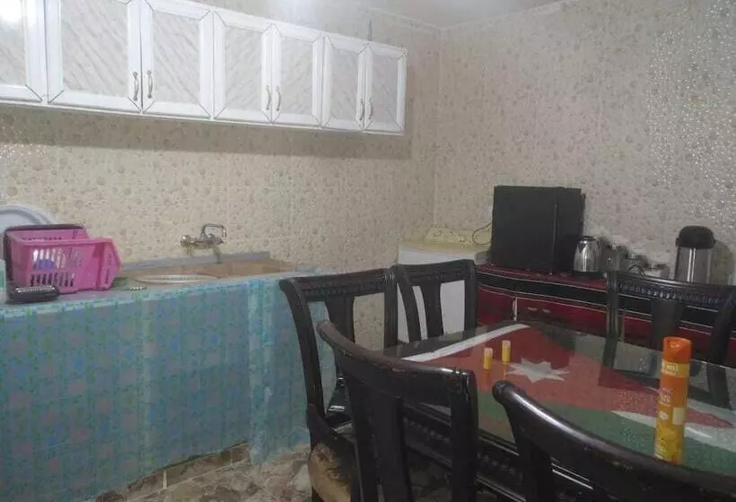 پانسیون Youth Guest House