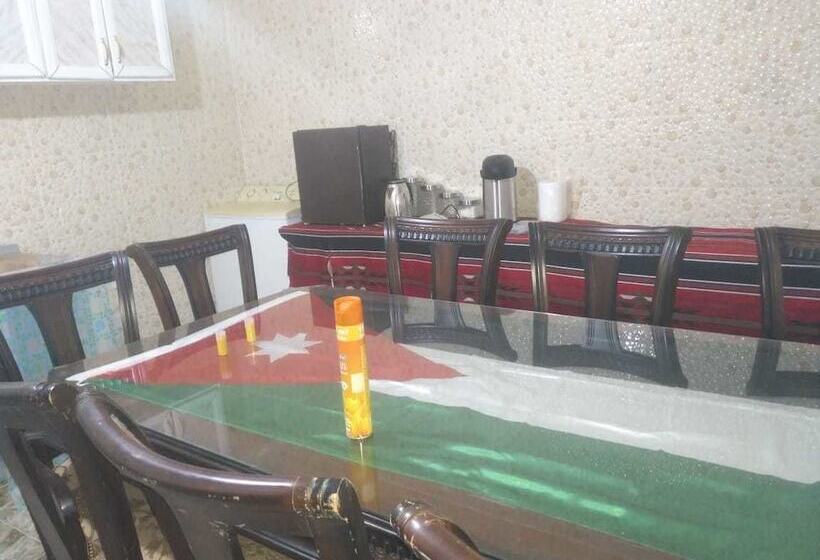 پانسیون Youth Guest House