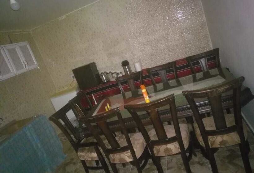 پانسیون Youth Guest House