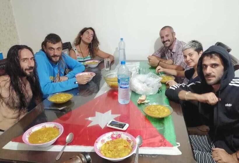 پانسیون Youth Guest House