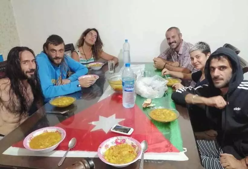 پانسیون Youth Guest House