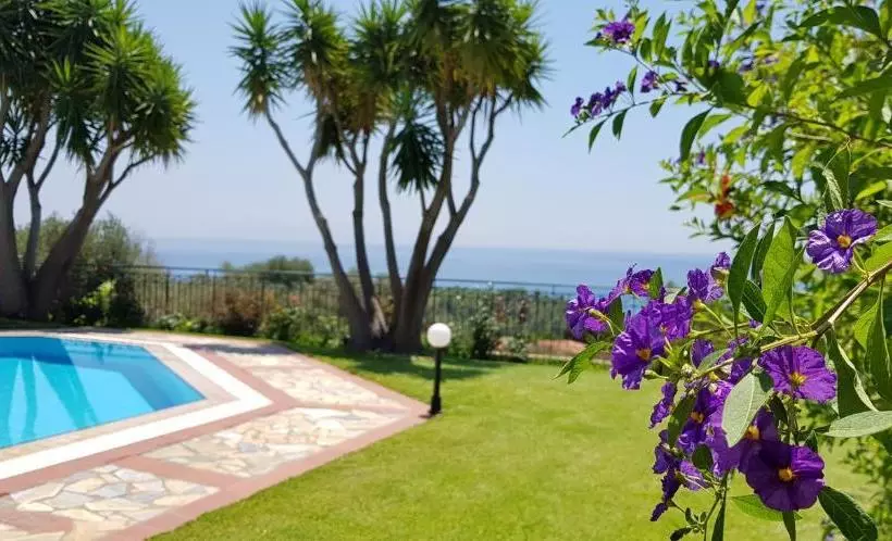Trapezaki Villas