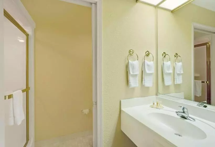 هتل Airport Lodging Pittsburgh Airport