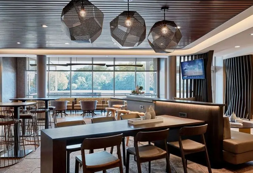 ホテル SpringHill Suites by Marriott Pittsburgh Airport