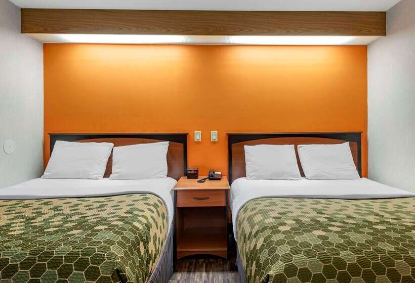 هتل Econo Lodge North Academy