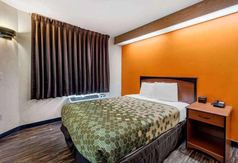 هتل Econo Lodge North Academy