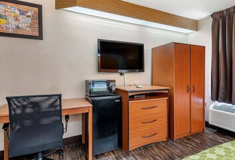 هتل Econo Lodge North Academy