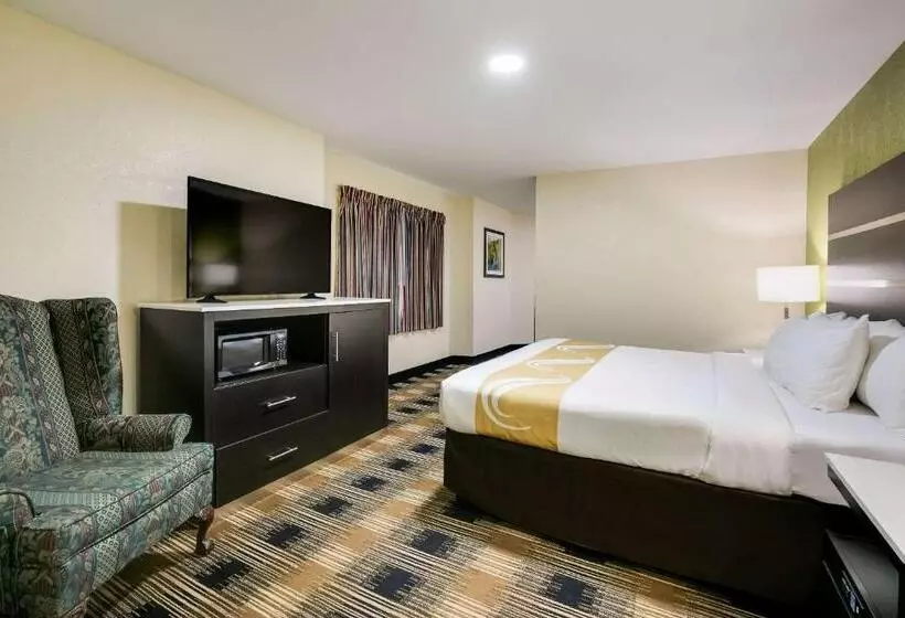 Отель Quality Inn & Suites Mt Chalet