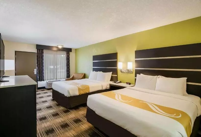 Отель Quality Inn & Suites Mt Chalet