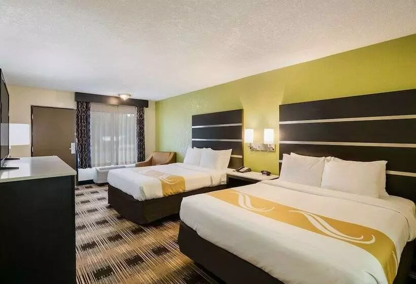 Отель Quality Inn & Suites Mt Chalet