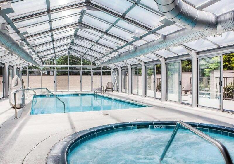 ホテル Quality Inn & Suites