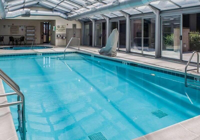 ホテル Quality Inn & Suites