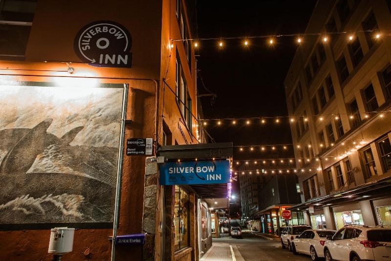 Otel Silverbow Inn & Suites