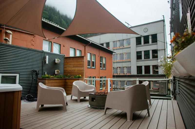 Otel Silverbow Inn & Suites