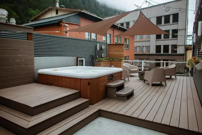 酒店 Silverbow Inn & Suites