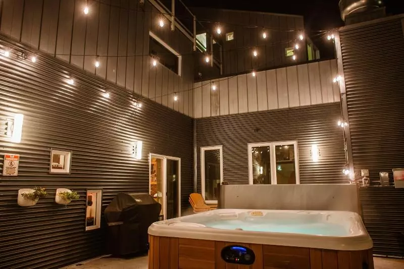 酒店 Silverbow Inn & Suites