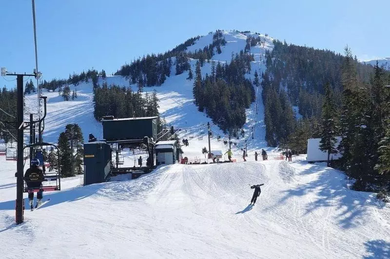 酒店 Silverbow Inn & Suites