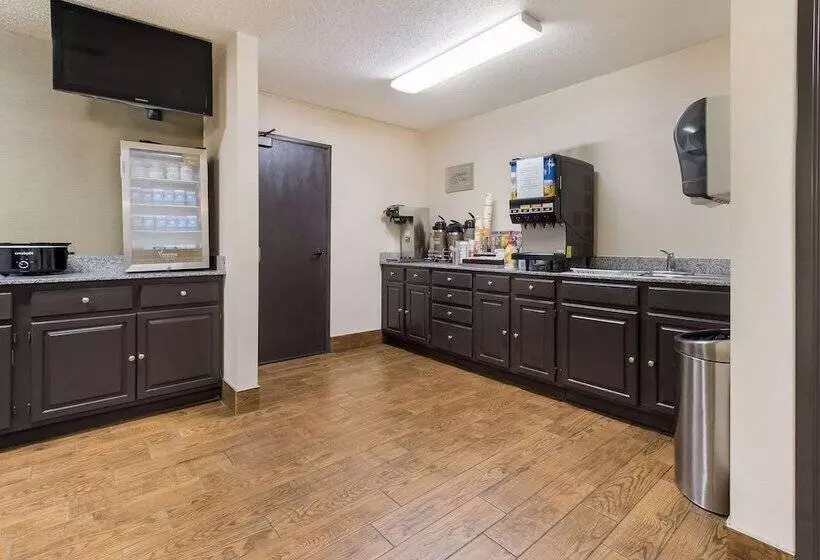 هتل Sleep Inn Airport