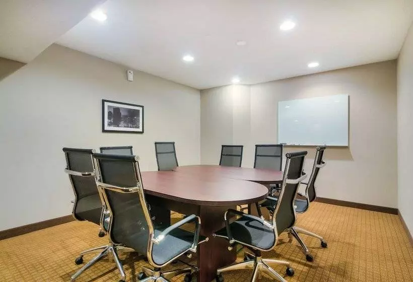 호텔 Sleep Inn Midway Airport