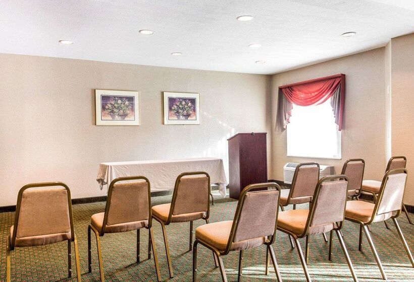 호텔 Sleep Inn Near Ft. Jackson