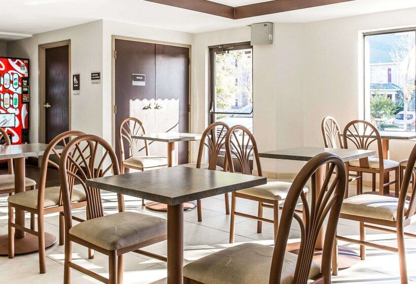 호텔 Sleep Inn Near Ft. Jackson