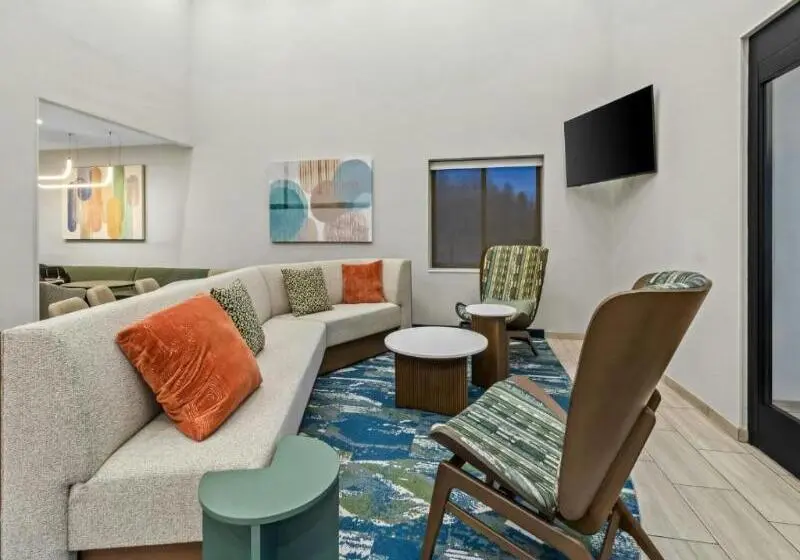 هتل SpringHill Suites by Marriott Pittsburgh Airport