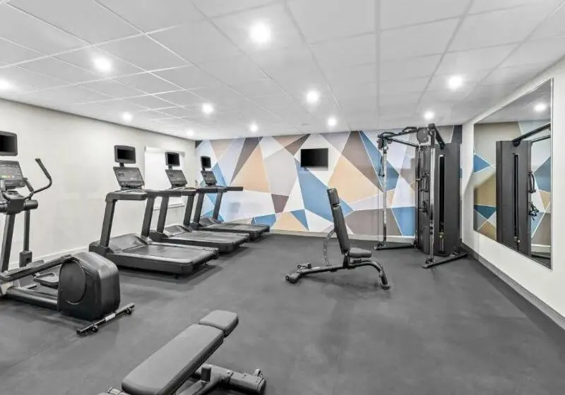 هتل SpringHill Suites by Marriott Pittsburgh Airport