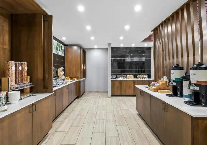 هتل SpringHill Suites by Marriott Pittsburgh Airport