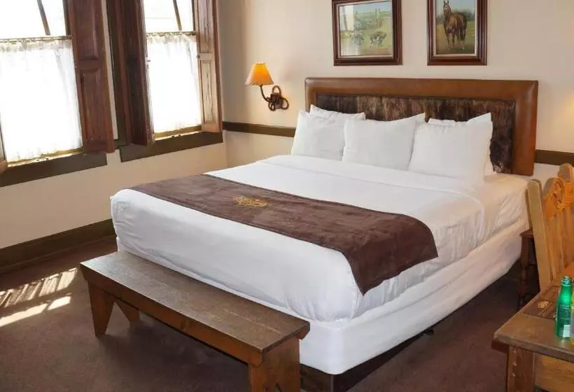 Отель Stockyards