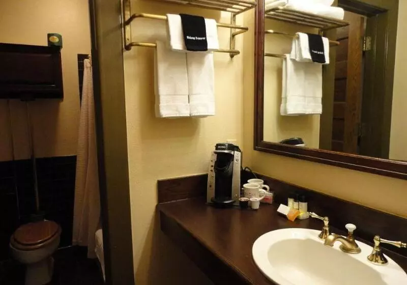 Отель Stockyards