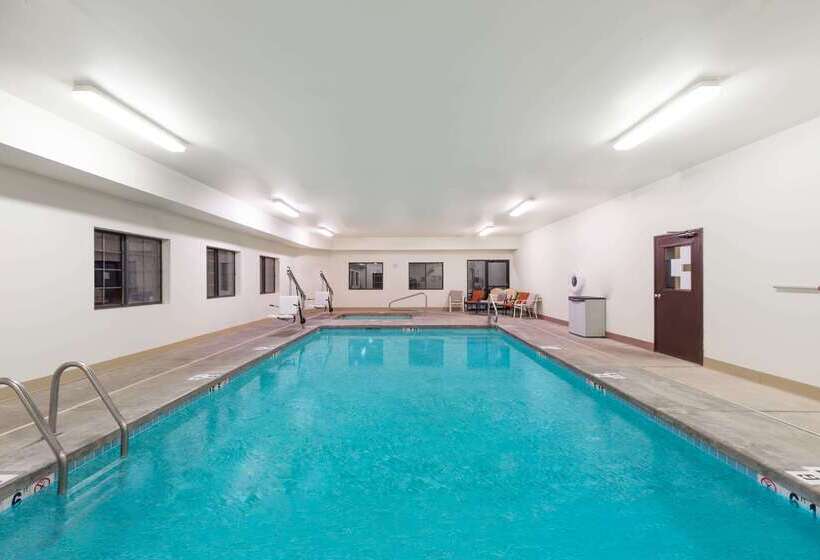 فندق Super 8 By Wyndham Show Low