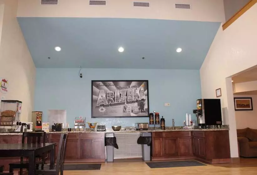 هتل Super 8 By Wyndham Show Low